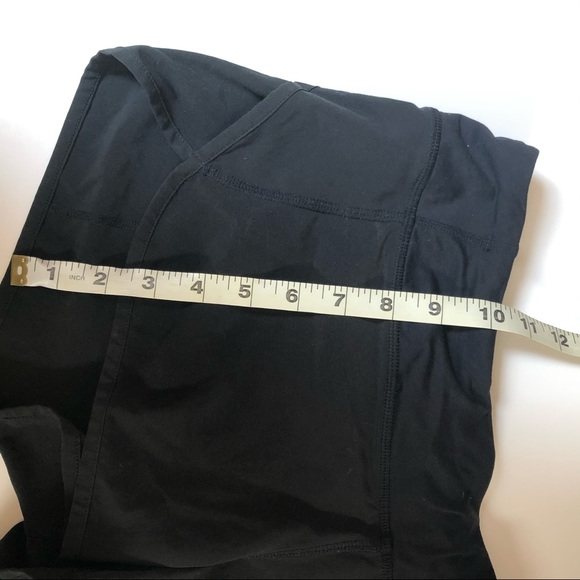 Lululemon Black Speed Shorts - Size 8 - 4 Way Stretch - Picture 4 of 5